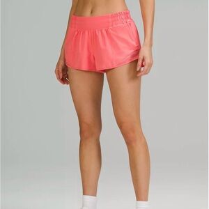 Lululemon Hotty Hot 2.5 Shorts in Raspberry Cream